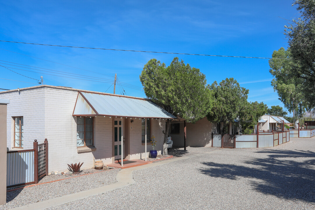 1923 E Copper St in Tucson, AZ - Building Photo