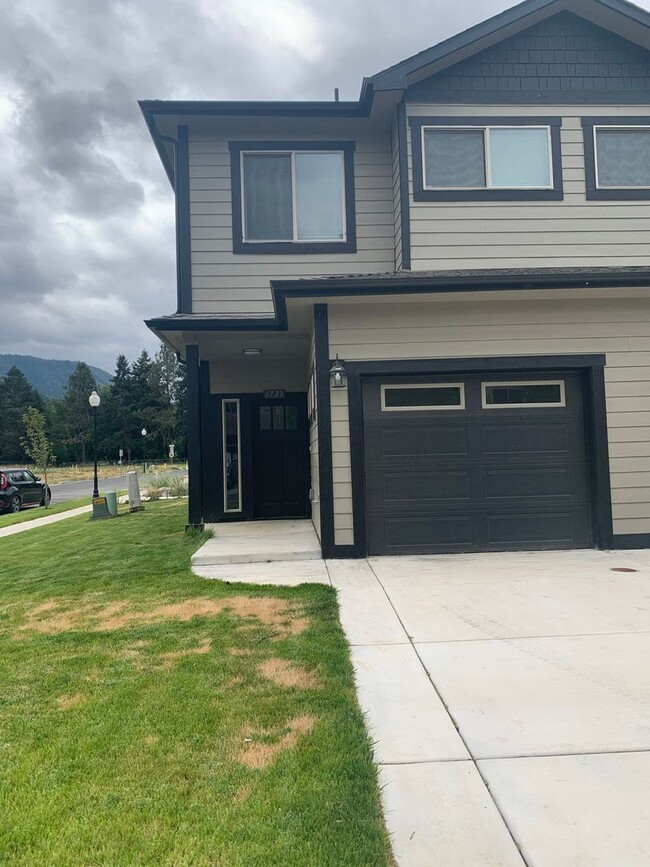 property at 1733 SE Kids Way