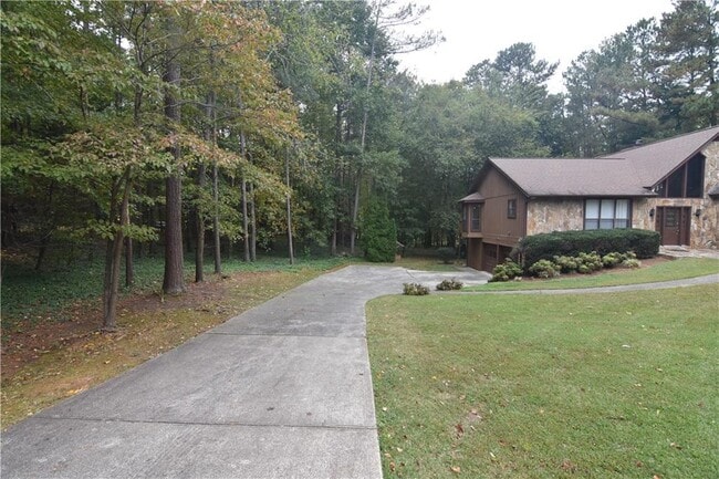 3765 Cochran Lake Rd in Marietta, GA - Building Photo - Building Photo