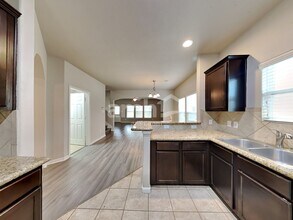 18468 Sunrise Maple Dr in Montgomery, TX - Building Photo - Building Photo