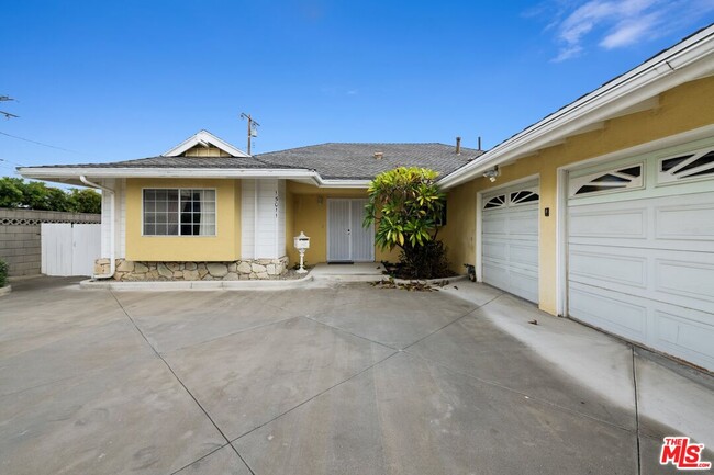 15011 Bycroft St in Hacienda Heights, CA - Building Photo - Building Photo