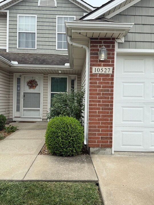 10527 E 46th Terrace in Kansas City, MO - Building Photo