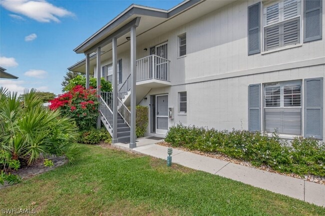 3300 Binnacle Dr in Naples, FL - Building Photo - Building Photo