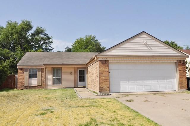 7005 Shadow Bend Dr in Fort Worth, TX - Building Photo