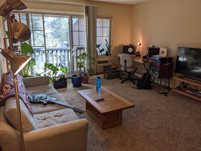 850 W Moorhead Cir, Unit 1L in Boulder, CO - Foto de edificio - Building Photo