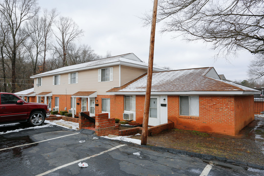 Valley Oaks Apartments in Charlotte, NC - Foto de edificio