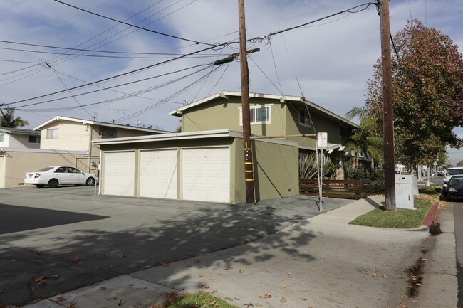 297 Ogle St in Costa Mesa, CA - Foto de edificio - Building Photo