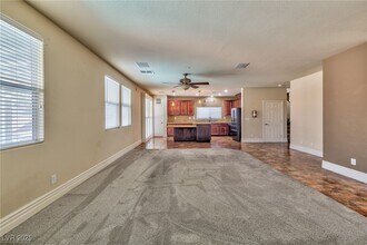 5025 W Lone Wolf Ave in Las Vegas, NV - Building Photo - Building Photo