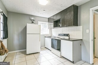927 Slash Pine Rd in Forest Park, GA - Building Photo - Building Photo