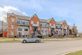 4546 Guildwood Way in Mississauga, ON - Building Photo - Building Photo