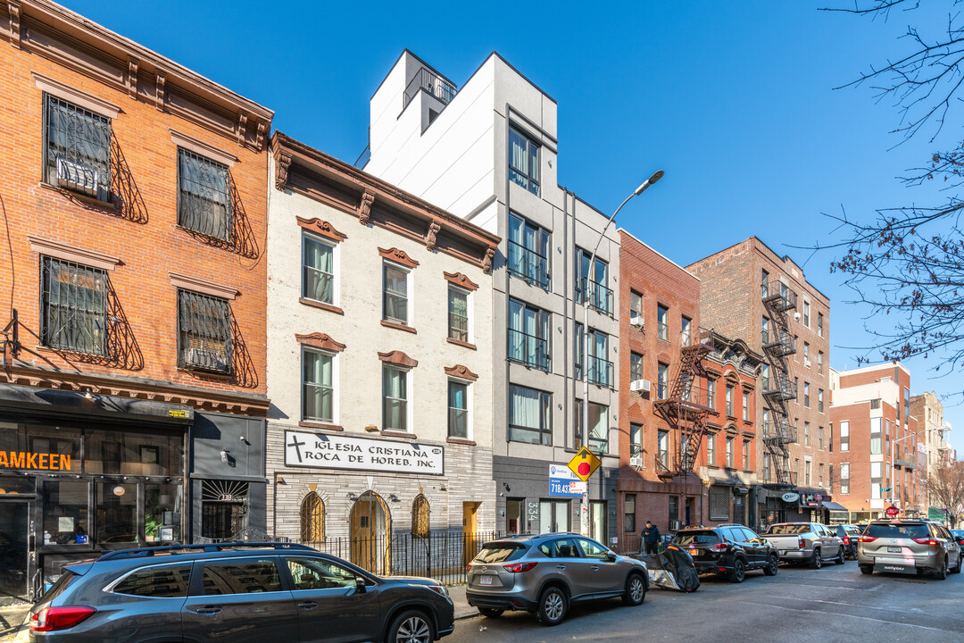 334 Bedford Ave in Brooklyn, NY - Building Photo