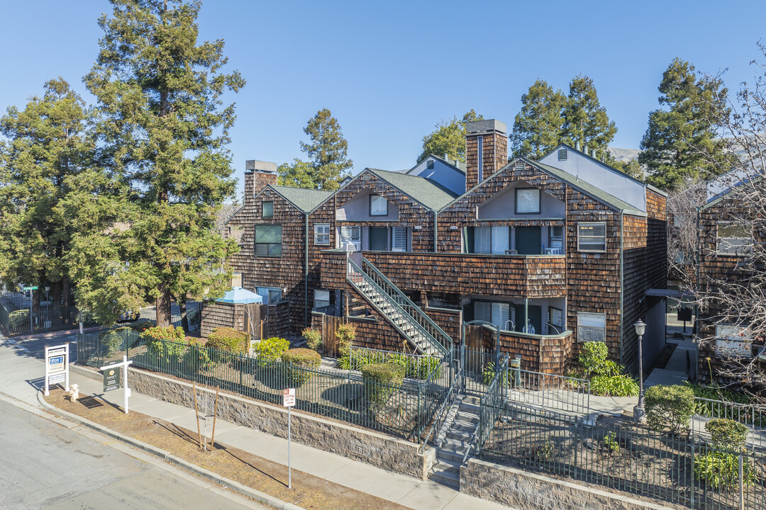 Freemont Terrace in Fremont, CA - Building Photo