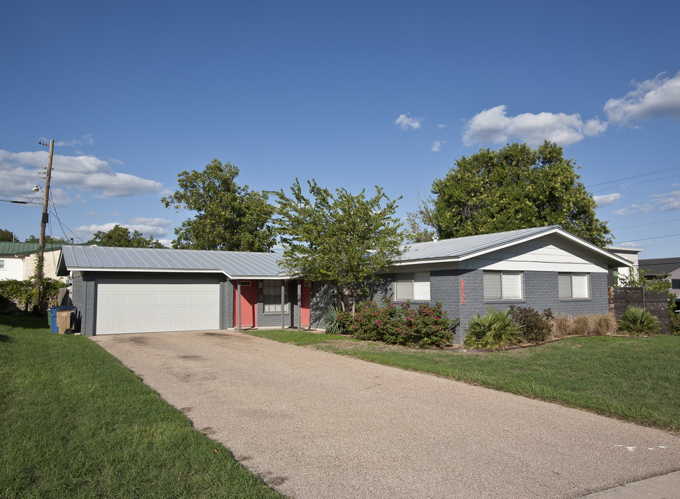 1800-1906 Blue Crest Dr in Austin, TX - Building Photo