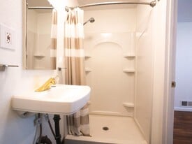 1215 Skyline Dr in Daly City, CA - Building Photo