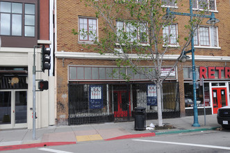 Adeline Place in Emeryville, CA - Foto de edificio - Building Photo