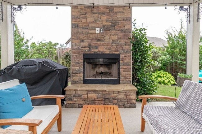 property at 5461 Everlook Cir