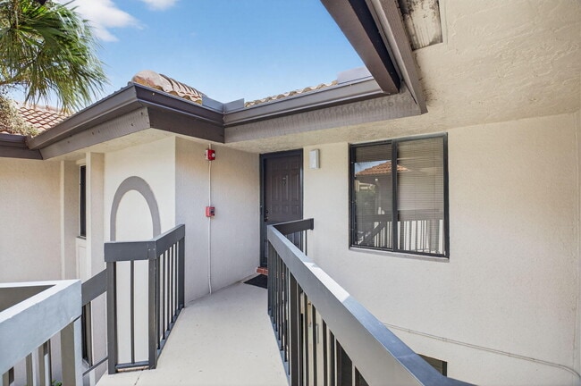 5151 W Club Cir in Boca Raton, FL - Building Photo - Building Photo