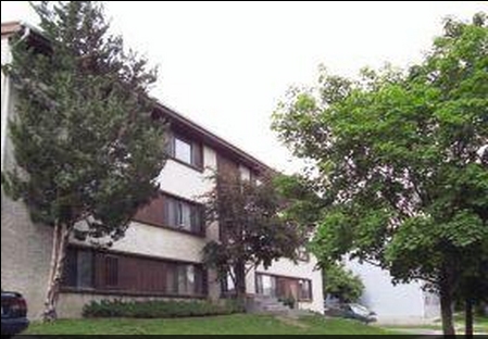 1100 Oakcrest Apartments in Iowa City, IA - Building Photo