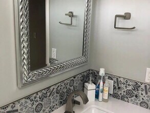 13353 Mango Dr in Del Mar, CA - Building Photo - Building Photo