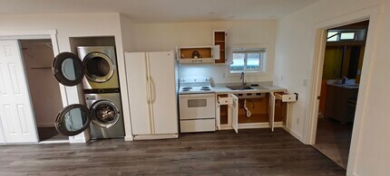 15010 26th Ave NE, Unit Main in Shoreline, WA - Building Photo - Building Photo