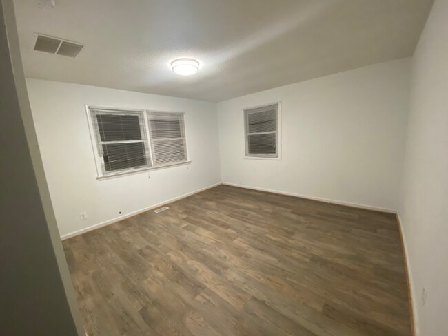 4xxx Lees Corner Rd in Chantilly, VA - Foto de edificio - Building Photo