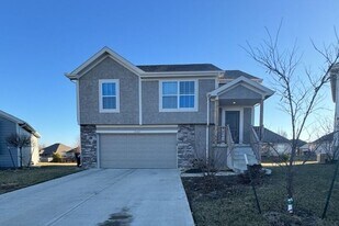 21807 Lucca Cir in Peculiar, MO - Building Photo