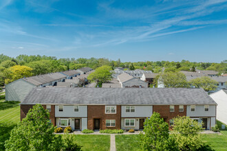 Cross Country Townhomes in Westerville, OH - Building Photo - Building Photo