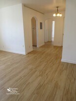 5712 Phillips Ave, Unit B6 in Pittsburgh, PA - Building Photo