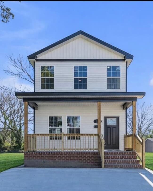 property at 1527 Highland Ave