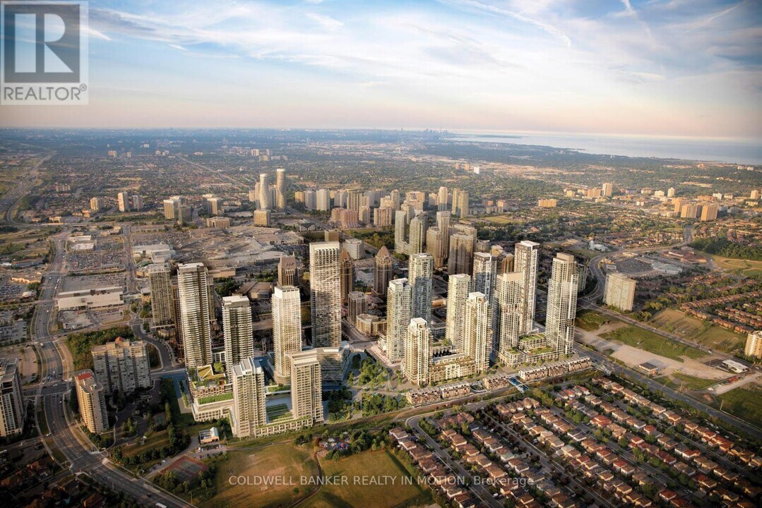430 Square One Dr in Mississauga, ON - Building Photo