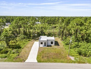 1113 Augusta St E in Lehigh Acres, FL - Building Photo - Building Photo