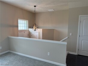 6140 N Pointe Dr in Pepper Pike, OH - Building Photo - Building Photo