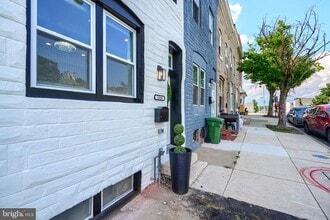 1328 N Chester St in Baltimore, MD - Foto de edificio - Building Photo