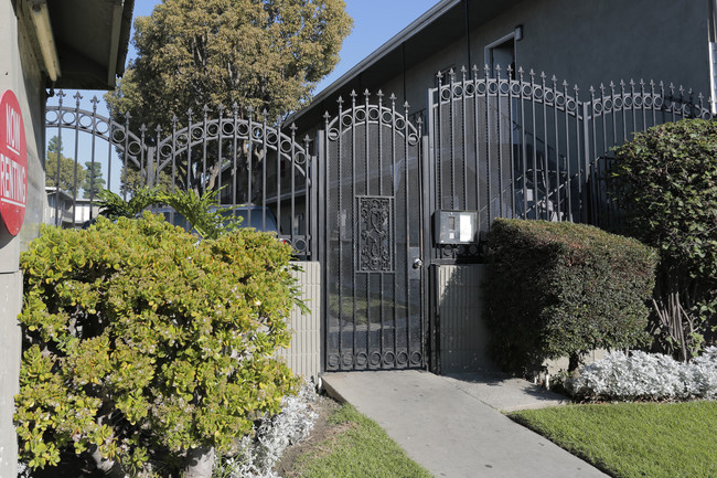 Norwood Apartments in Norwalk, CA - Building Photo - Building Photo