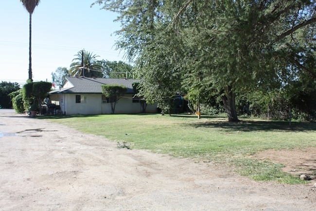 Mentone Boulevard Apartments in Mentone, CA - Building Photo - Building Photo