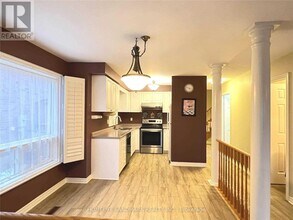 131 Primeau Dr in Aurora, ON - Building Photo - Building Photo