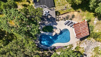 3662 Lovall Valley Rd in Sonoma, CA - Building Photo