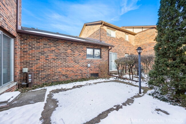 1S213 Holyoke Ln in Villa Park, IL - Building Photo - Building Photo