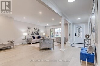 46 Harvest Moon Dr in Markham, ON - Building Photo - Building Photo