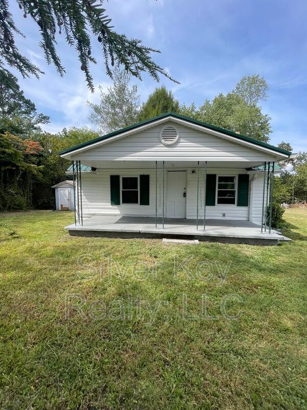 property at 1209 Hilltop Dr NE