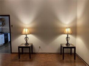 43 Cedar Crest Pl in Norwalk, CT - Building Photo - Building Photo