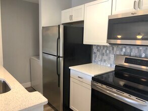 351 Lone Hill Dr, Unit 303 in Altamonte Springs, FL - Building Photo - Building Photo