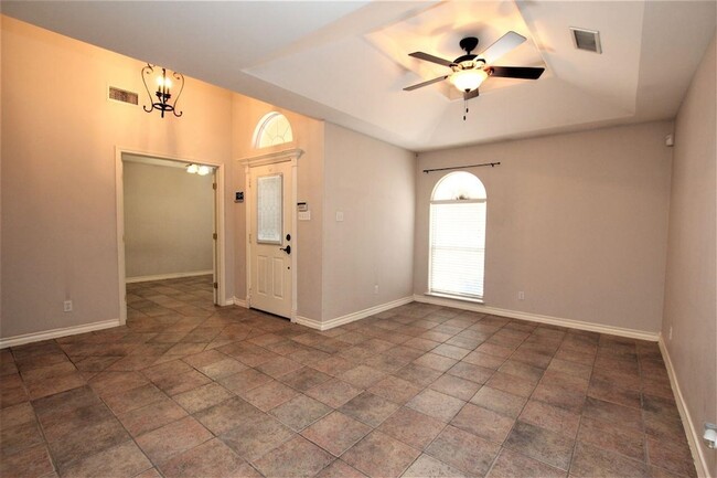 8705 Liberty Loop, Unit 2809 in Laredo, TX - Building Photo - Building Photo