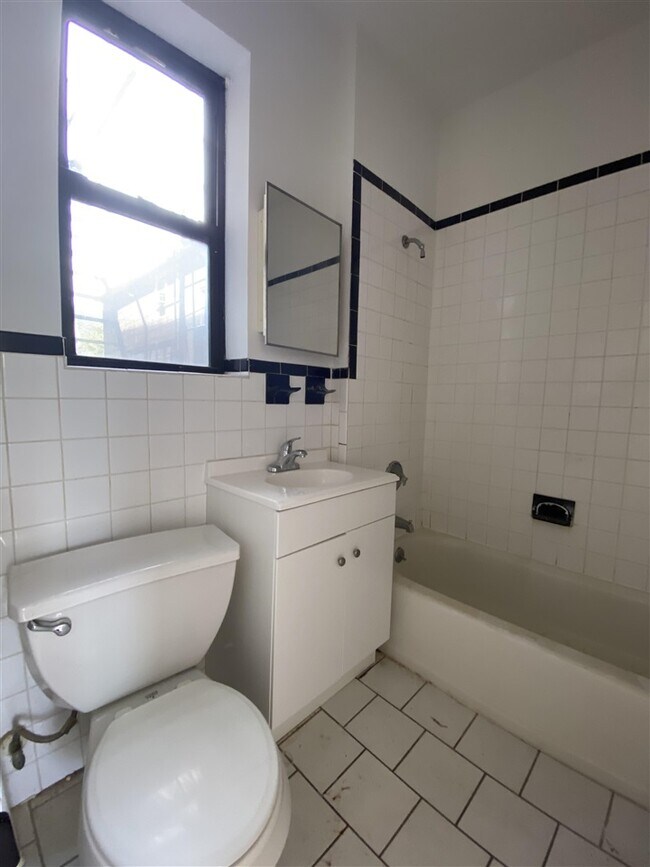 84 W 25th St-Unit -A1 in Bayonne, NJ - Building Photo - Building Photo