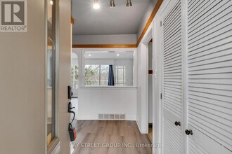 2558 Mindemoya Rd in Mississauga, ON - Building Photo - Building Photo