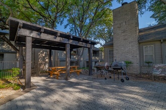 Sugar Hill in San Antonio, TX - Building Photo - Building Photo