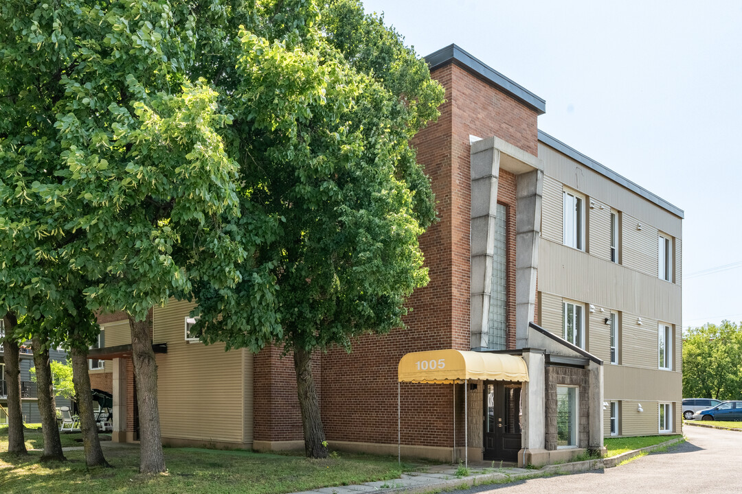 1005 Des Métallos Rue in Québec, QC - Building Photo