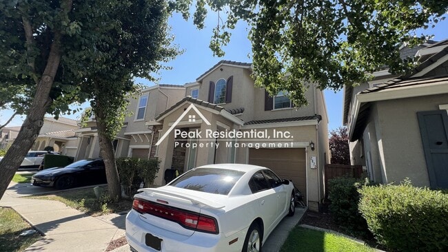 2872 Tourbrook Way in Sacramento, CA - Building Photo - Building Photo