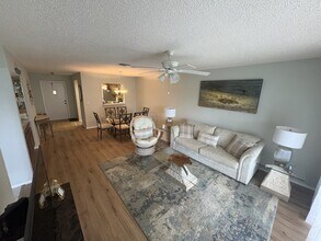 305 Mission Trail W in Venice, FL - Building Photo - Building Photo