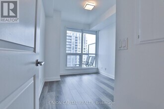 195-1195 Bonis Ave in Toronto, ON - Building Photo - Building Photo